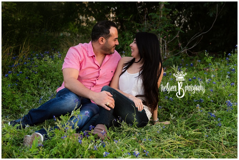 Houston Photographer captures loving couple in bluebonnet wildflowers