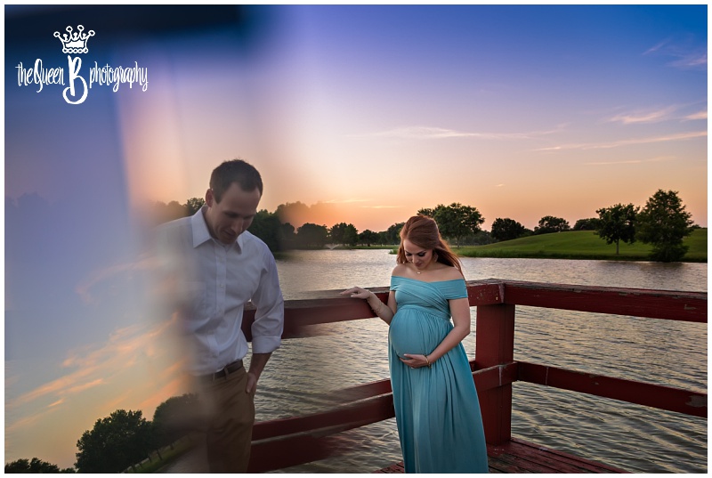 Unique Sunset Maternity Portraits over the lake waters
